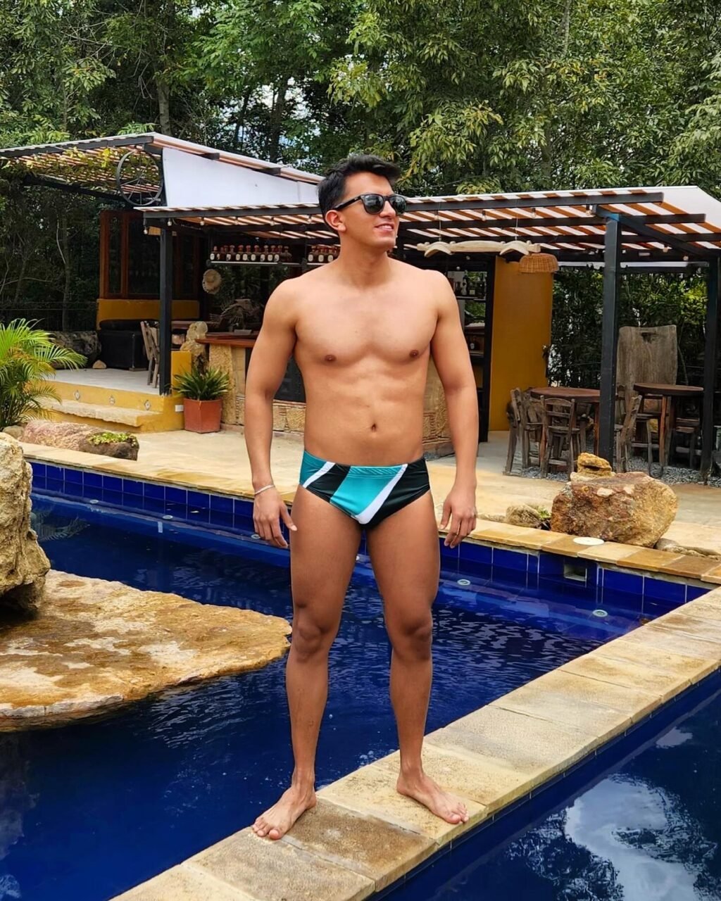 Instagram post from aquarel.col. This post is in position 2.